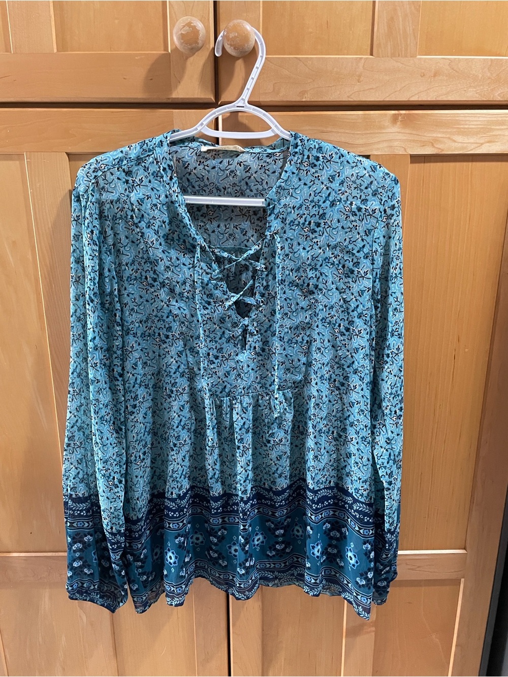 Hollister Teal Floral Lace-Up Peasant Top with Navy Border